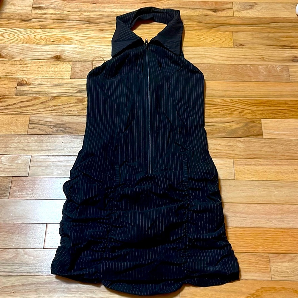 Scrunch zip front halter dress